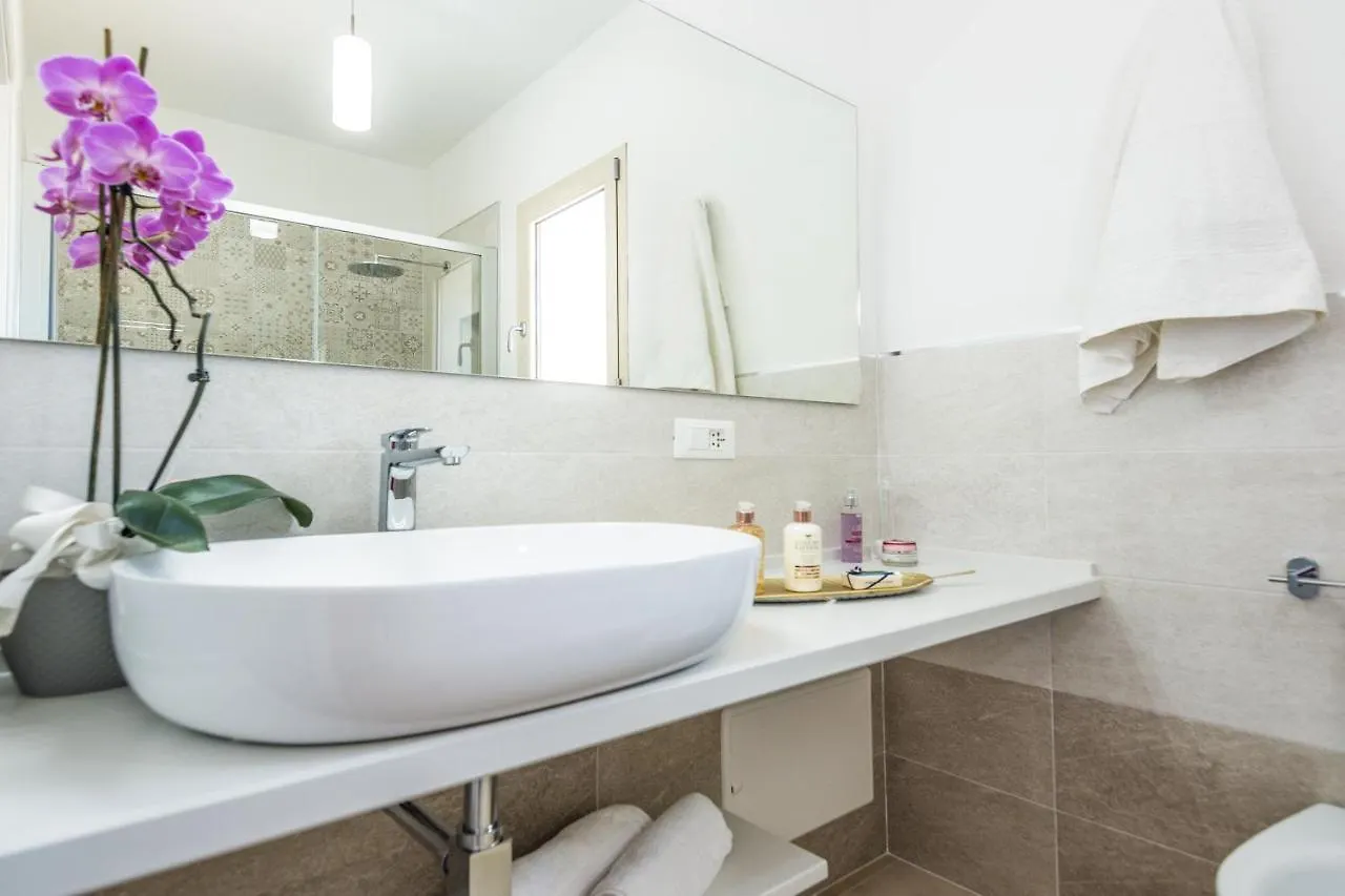 Hypnotic Guesthouse Budoni 0*,